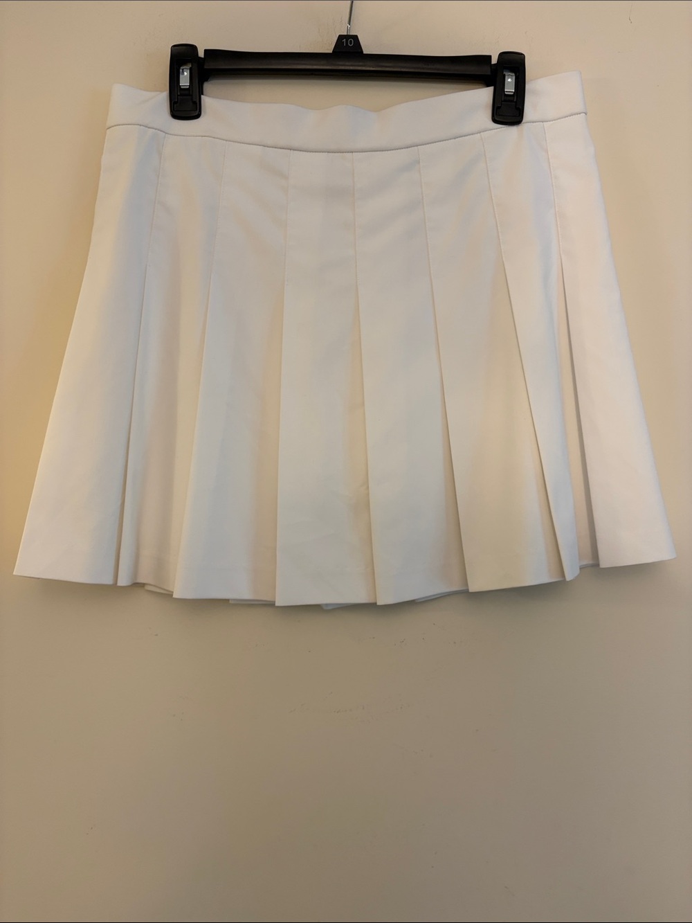 Uniqlo women’s White Pleated Skater Mini Preppy Minimalist Skirt, Large